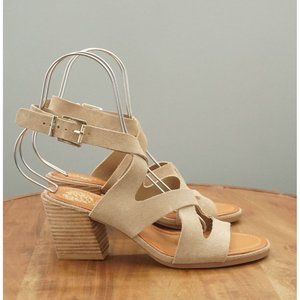Vince Camuto Womens Deverey Stacked Heel Strappy Sandals Size 8 M Beige Suede